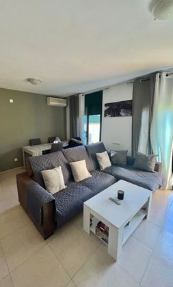Foto 2 de Casa adosada en venta en Miami Platja - Miami Playa de 3 habitaciones con piscina y jardín