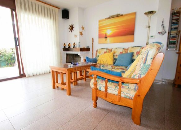 Foto 1 de Casa en venta en Ardiaca - La Llosa de 3 habitaciones con terraza y garaje
