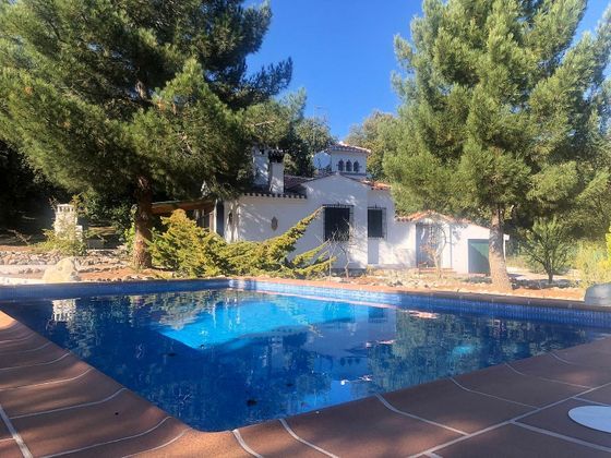 Foto 1 de Casa en venda a calle Ds Extrarradio de 3 habitacions amb terrassa i piscina