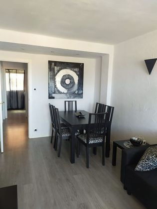 Foto 2 de Pis en lloguer a Regueral - Prat d'en Forés de 2 habitacions amb mobles i balcó