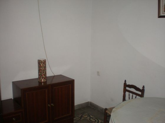 Foto 2 de Venta de casa adosada en calle Chaves de 2 habitaciones y 69 m²