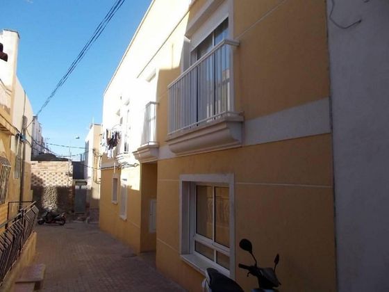 Foto 2 de Pis en venda a calle Oriente de 3 habitacions amb terrassa