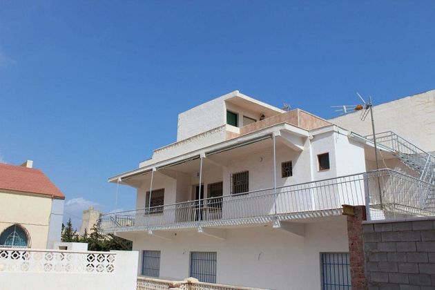 Foto 2 de Dúplex en venta en Los Nietos de 5 habitaciones con terraza y balcón