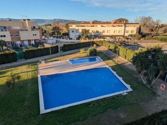 Foto 1 de Pis en venda a Riudoms de 3 habitacions amb terrassa i piscina