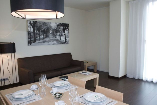 Foto 2 de Piso en alquiler en calle Uleta de 2 habitaciones con muebles y aire acondicionado