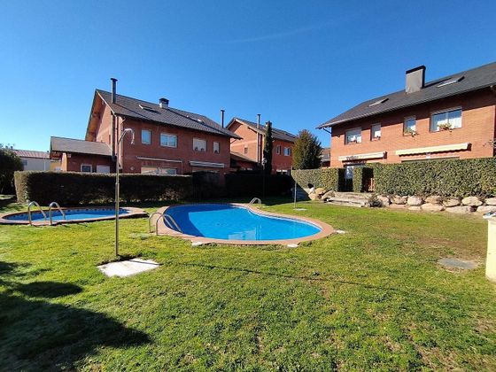 Foto 1 de Casa adossada en venda a Santa Maria de Palautordera de 4 habitacions amb piscina i jardí