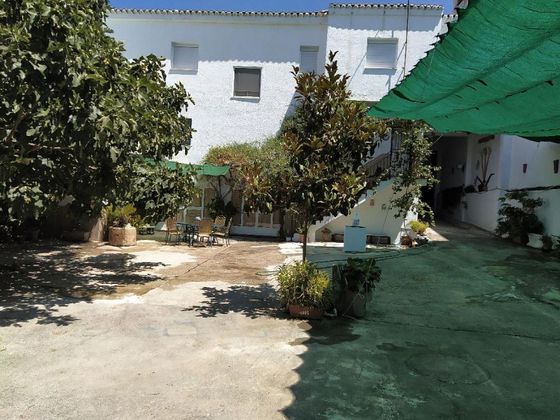 Foto 1 de Chalet en venta en Maracena de 4 habitaciones con jardín y balcón