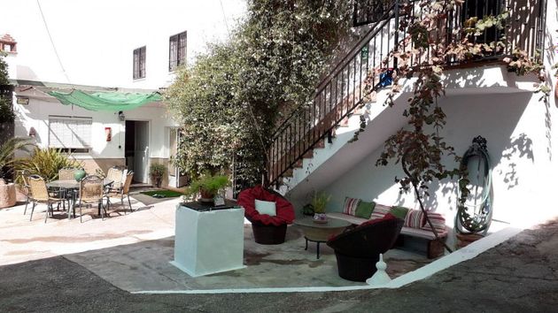 Foto 2 de Xalet en venda a Maracena de 4 habitacions amb jardí i balcó