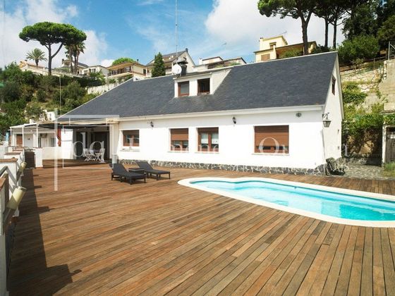 Foto 1 de Casa en venda a Arenys de Munt de 4 habitacions amb terrassa i piscina