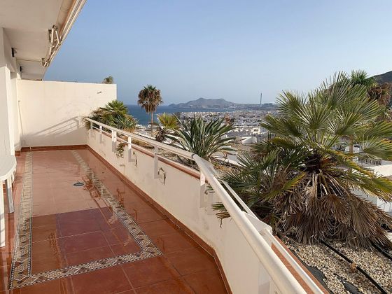 Foto 2 de Piso en venta en calle Mojácar de 3 habitaciones con terraza y piscina