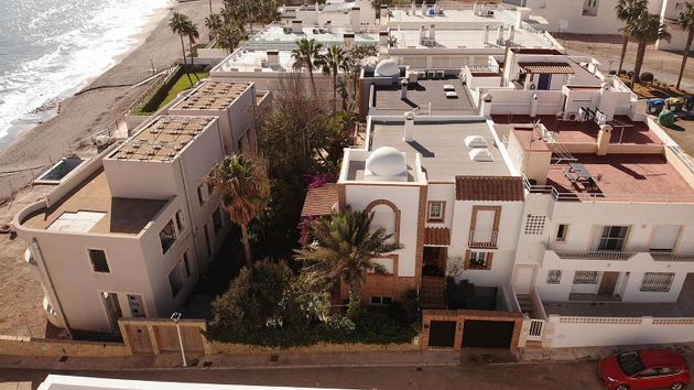 Foto 1 de Chalet en venta en Carboneras de 4 habitaciones con terraza y garaje