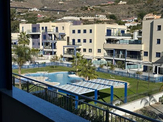 Foto 2 de Venta de piso en calle De Carlos Cano de 3 habitaciones con terraza y piscina