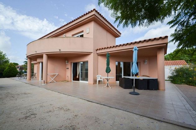 Foto 1 de Xalet en venda a Deltebre de 6 habitacions amb terrassa i piscina