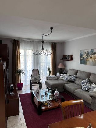 Foto 1 de Casa en venda a calle Paraiso de 3 habitacions amb terrassa i balcó