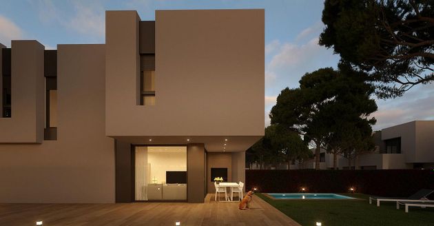 Foto 2 de Casa en venda a Miami Platja - Miami Playa de 4 habitacions amb terrassa i piscina