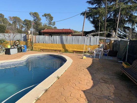 Foto 1 de Chalet en venta en Mas Rampinyó - Carrerada de 3 habitaciones con terraza y piscina