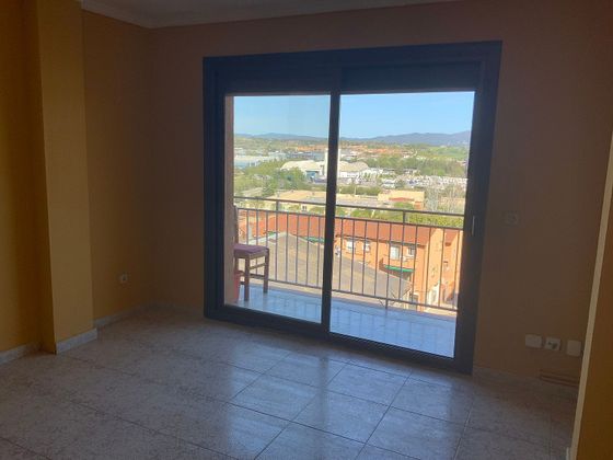 Foto 1 de Pis en venda a Parets del Vallès de 4 habitacions amb terrassa i balcó