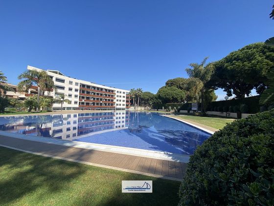 Foto 2 de Casa adossada en venda a avenida Del Sol de 4 habitacions amb terrassa i piscina