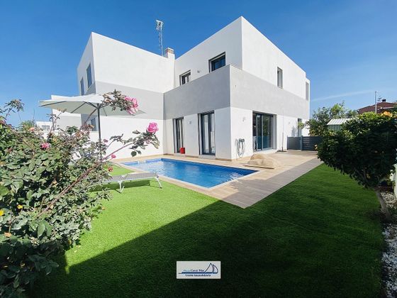 Foto 2 de Casa en venda a calle Mas del Clot de 4 habitacions amb terrassa i piscina