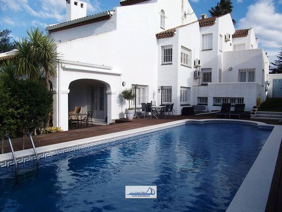 Foto 1 de Xalet en venda a calle Joaquim Sunyer de 6 habitacions amb terrassa i piscina
