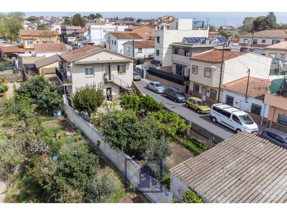 Foto 1 de Casa en venda a Llagosta, La de 6 habitacions amb garatge i jardí