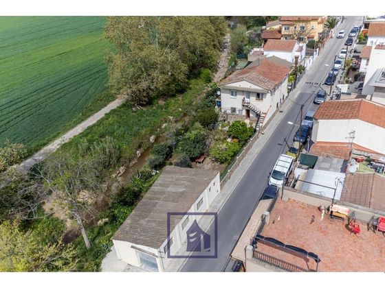 Foto 2 de Casa en venda a Llagosta, La de 6 habitacions amb garatge i jardí