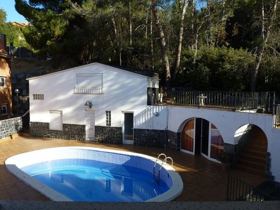 Foto 2 de Xalet en venda a Les Fonts de 8 habitacions amb piscina i garatge