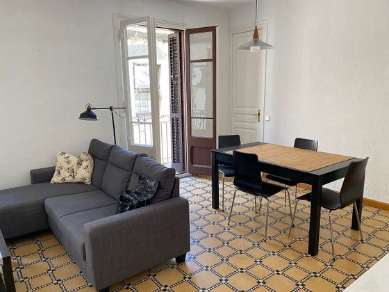 Foto 1 de Alquiler de piso en Vila de Gràcia de 2 habitaciones con muebles y balcón