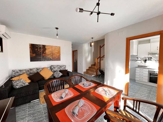 Foto 2 de Casa adossada en venda a Miami Platja - Miami Playa de 3 habitacions amb terrassa i piscina