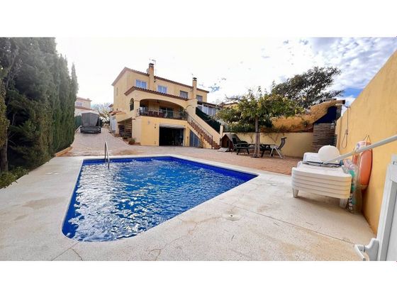 Foto 2 de Venta de casa adosada en Vandellòs de 3 habitaciones con terraza y piscina