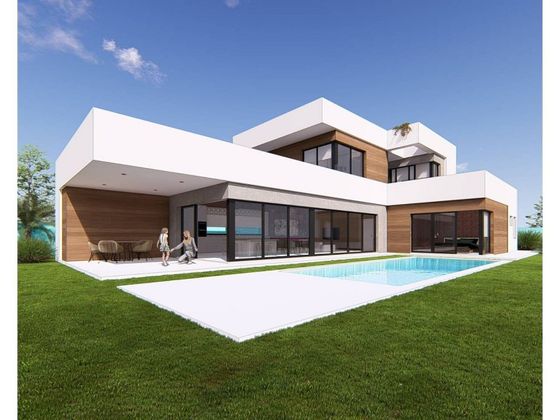 Foto 1 de Casa en venda a Miami Platja - Miami Playa de 4 habitacions amb terrassa i piscina