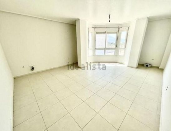Foto 2 de Piso en venta en Albatera de 3 habitaciones con piscina y garaje