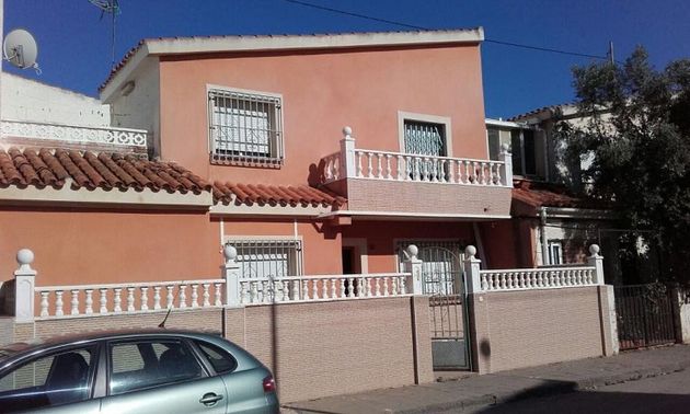 Foto 1 de Casa en venta en Los Dolores de 4 habitaciones con terraza y garaje