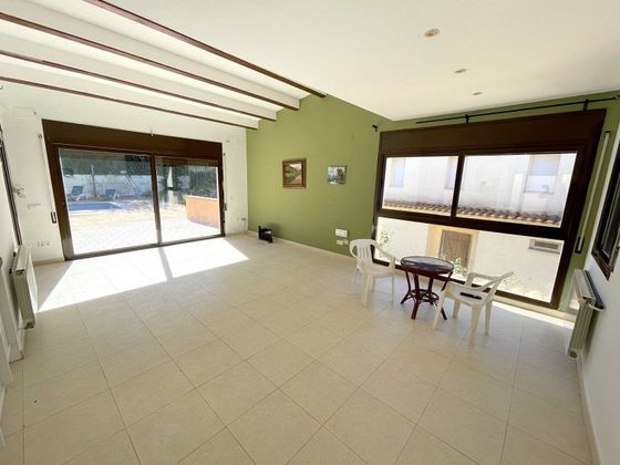 Foto 2 de Chalet en venta en Canyelles - Montgoda de 9 habitaciones con terraza y piscina