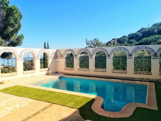 Foto 1 de Xalet en venda a Roca Grossa - Serra Brava de 5 habitacions amb terrassa i piscina