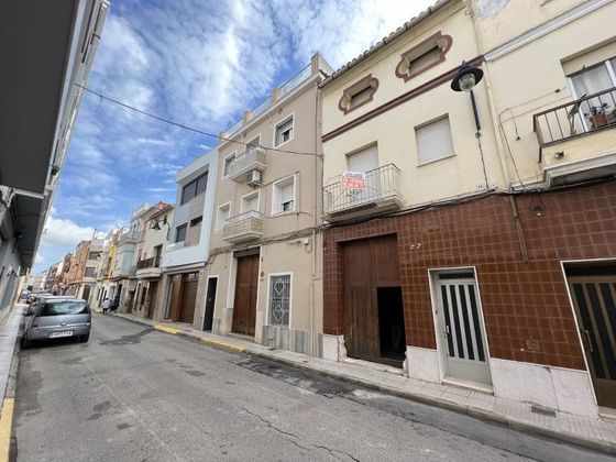 Foto 1 de Casa en venta en Ayuntamiento - Centro de 4 habitaciones con terraza y garaje