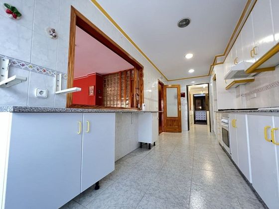 Foto 2 de Casa en venta en Alberic de 5 habitaciones con terraza y garaje