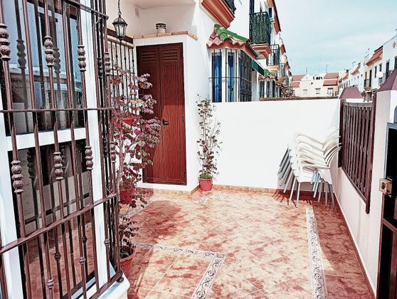 Foto 1 de Casa en venda a Centro - Norte de 3 habitacions amb terrassa i balcó