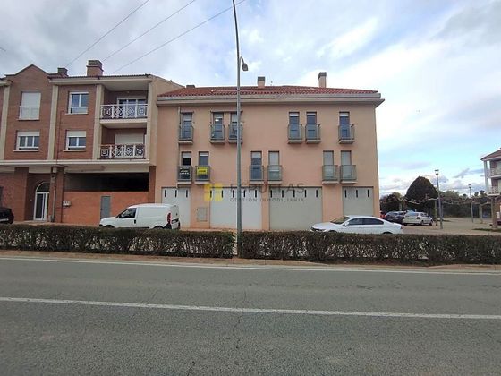 Foto 1 de Pis en venda a avenida De la Rioja de 3 habitacions amb terrassa i garatge