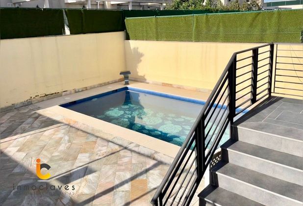 Foto 2 de Venta de casa en San García de 3 habitaciones con terraza y piscina