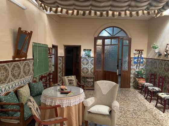 Foto 1 de Chalet en venta en Manzanares de 6 habitaciones con terraza y garaje