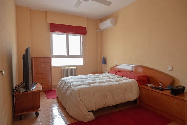 Foto 1 de Piso en venta en Manzanares de 3 habitaciones con terraza y piscina