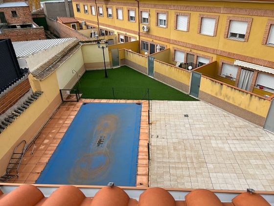 Foto 2 de Venta de casa adosada en Membrilla de 3 habitaciones con terraza y piscina