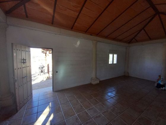Foto 1 de Xalet en venda a calle De Manzanares de 2 habitacions i 2100 m²
