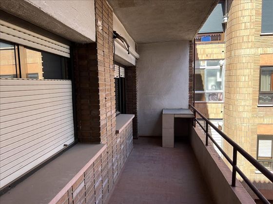 Foto 2 de Venta de piso en calle CL Independencia de 4 habitaciones con balcón y ascensor