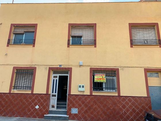 Foto 1 de Chalet en venta en calle Miguel de Cervantes de 5 habitaciones con terraza y calefacción