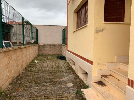 Foto 2 de Venta de casa en calle Argamasilla de 4 habitaciones con terraza y piscina