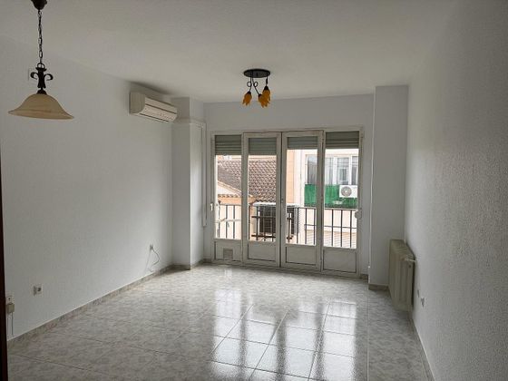 Foto 1 de Piso en venta en calle Toledo de 2 habitaciones con balcón y aire acondicionado