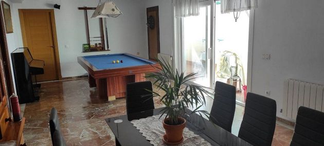 Foto 1 de Chalet en venta en Valdelagrana de 5 habitaciones con terraza y piscina