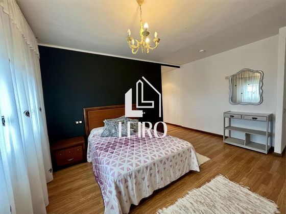 Foto 2 de Casa en venda a O Carril - Bamio de 6 habitacions amb terrassa i garatge